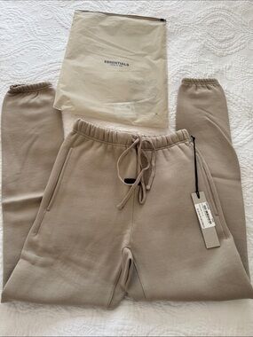 NWT Essentials Fear of God Taupe Fleece Jogger Pants